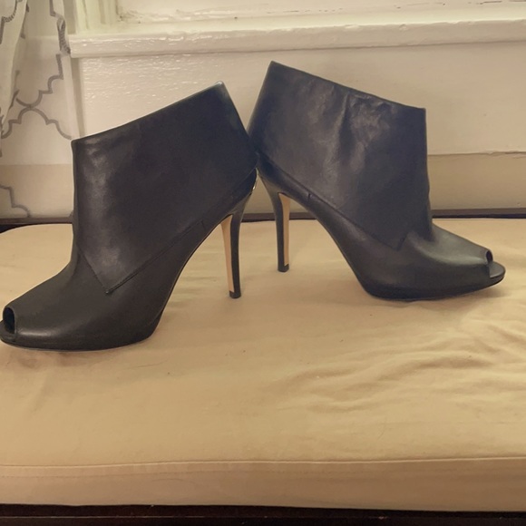 Michale Kors Booties - Picture 5 of 5